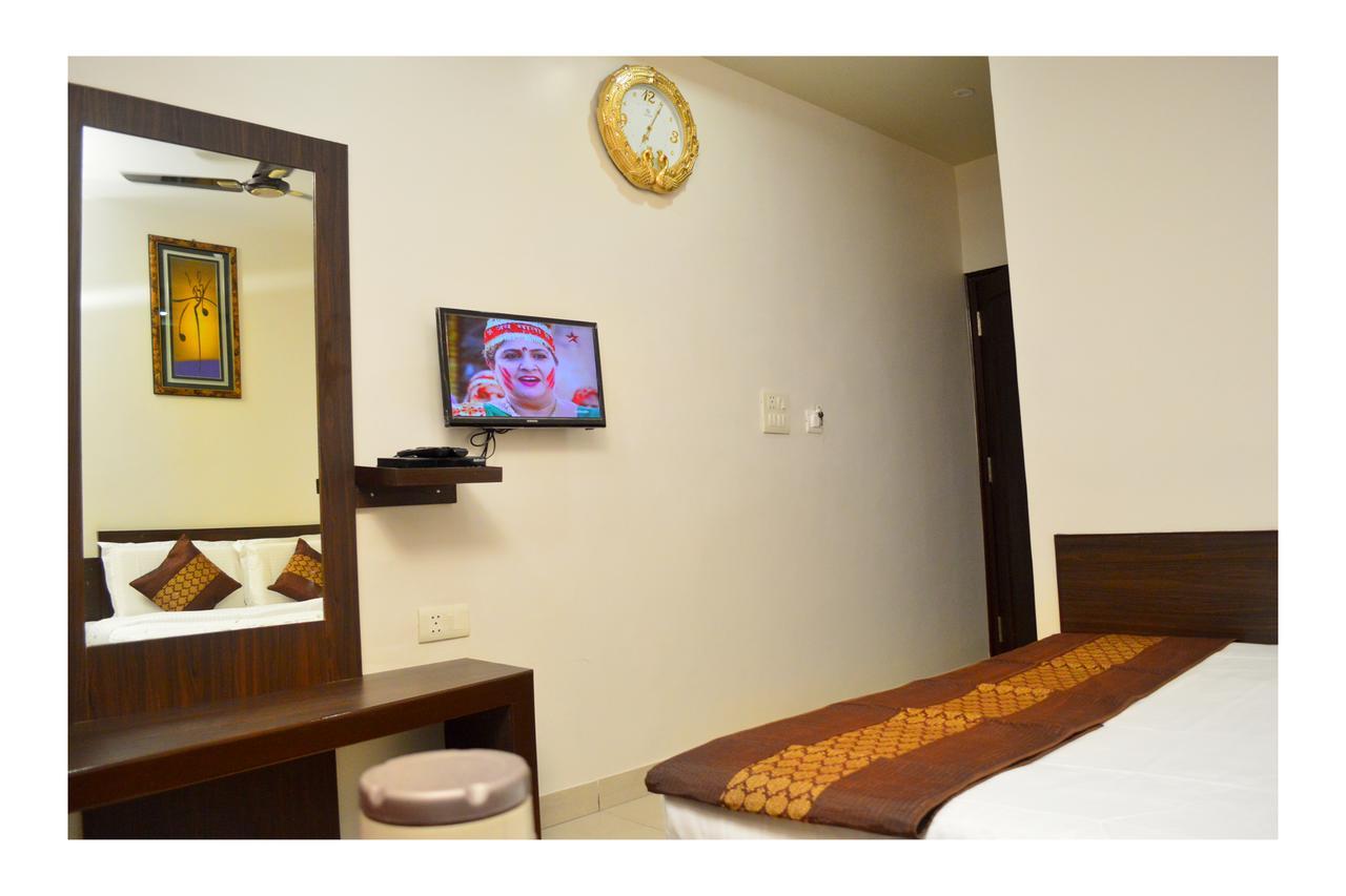 Hotel Abhinandan Inn Dźajpur Zewnętrze zdjęcie