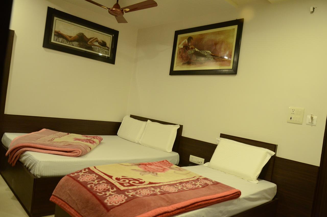 Hotel Abhinandan Inn Dźajpur Zewnętrze zdjęcie
