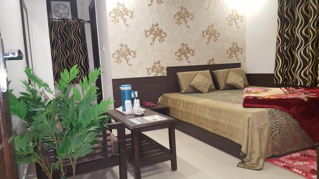 Hotel Abhinandan Inn Dźajpur Zewnętrze zdjęcie