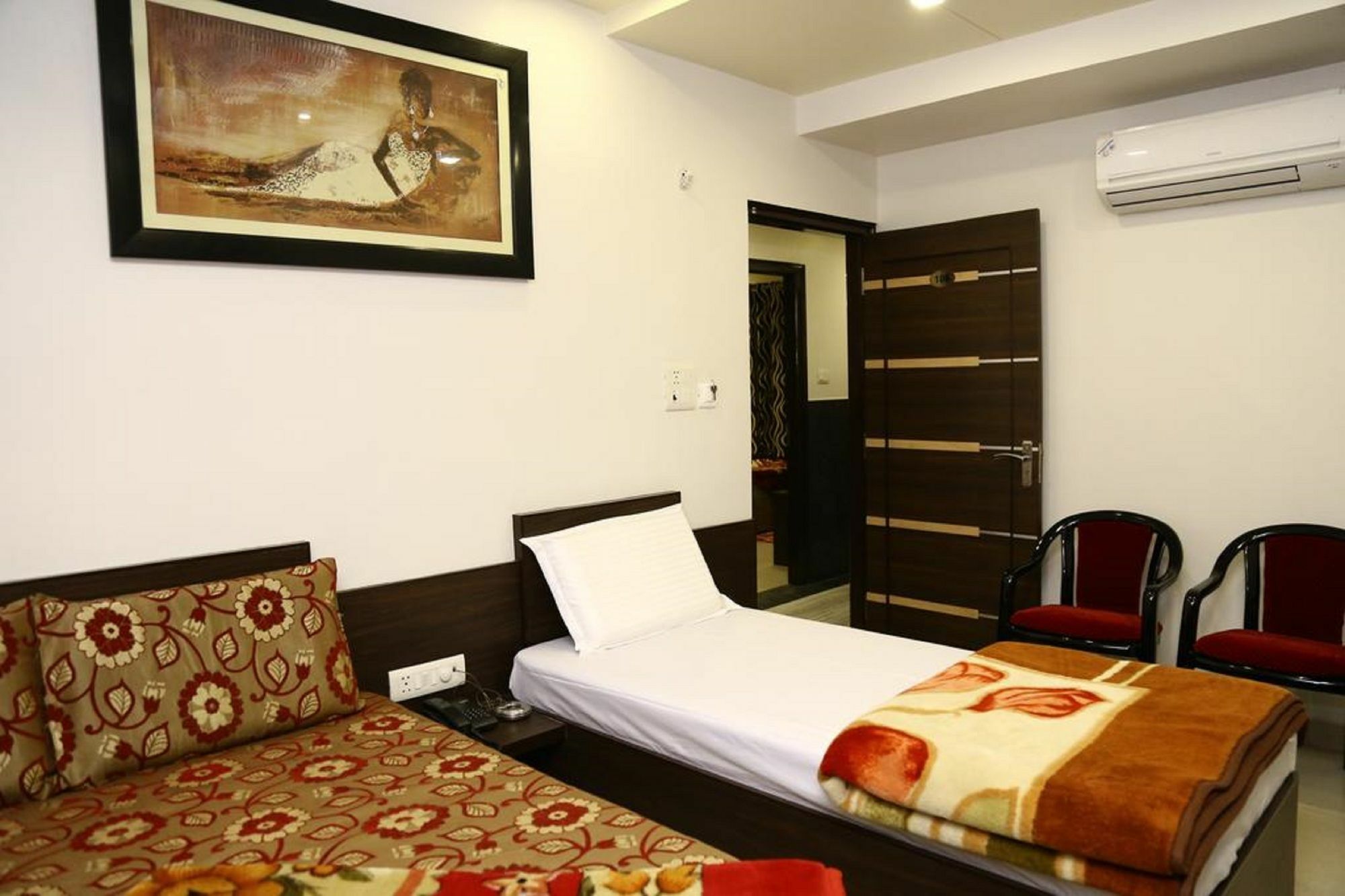 Hotel Abhinandan Inn Dźajpur Zewnętrze zdjęcie